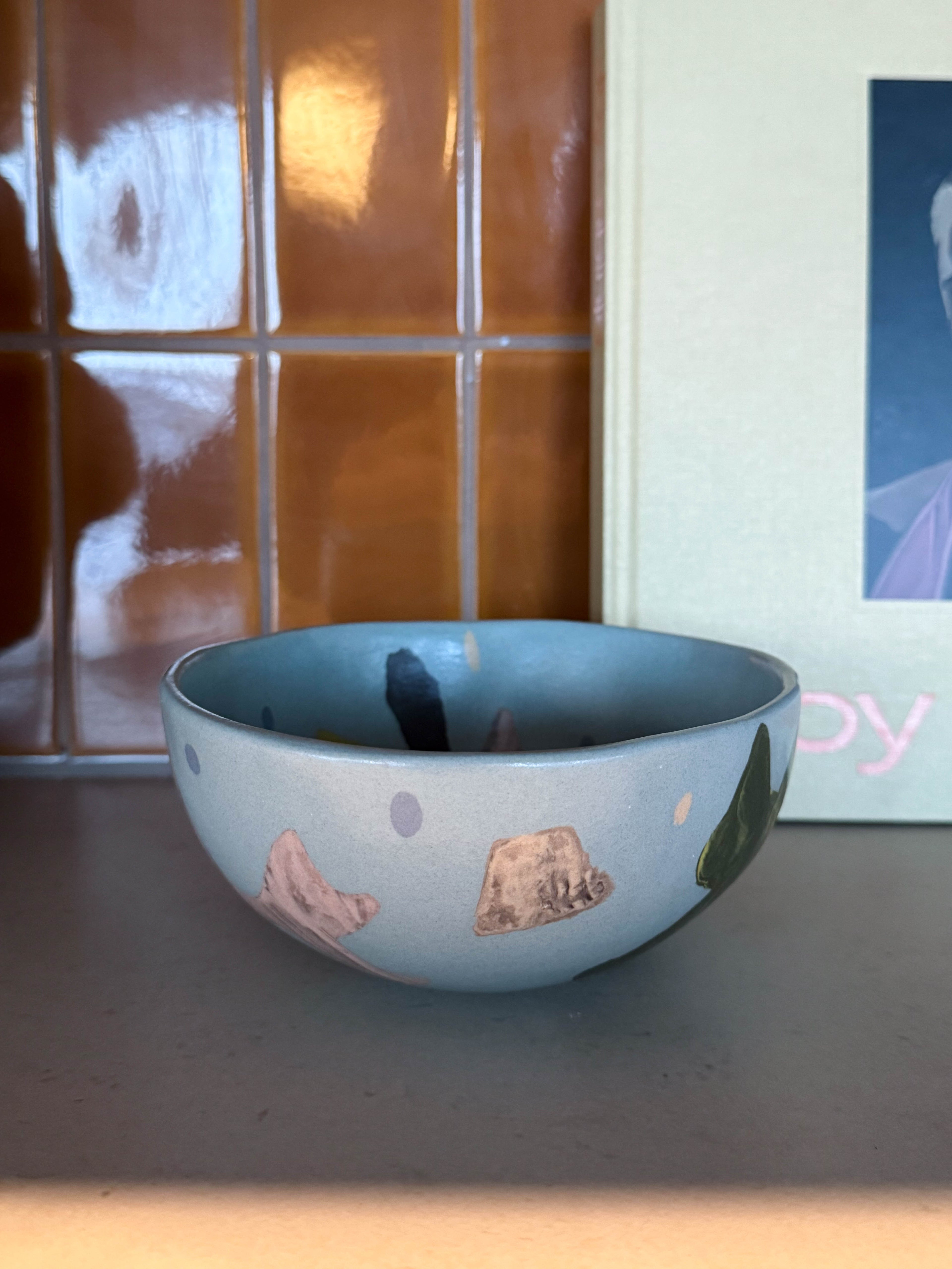 Ribbon Motif Bowl