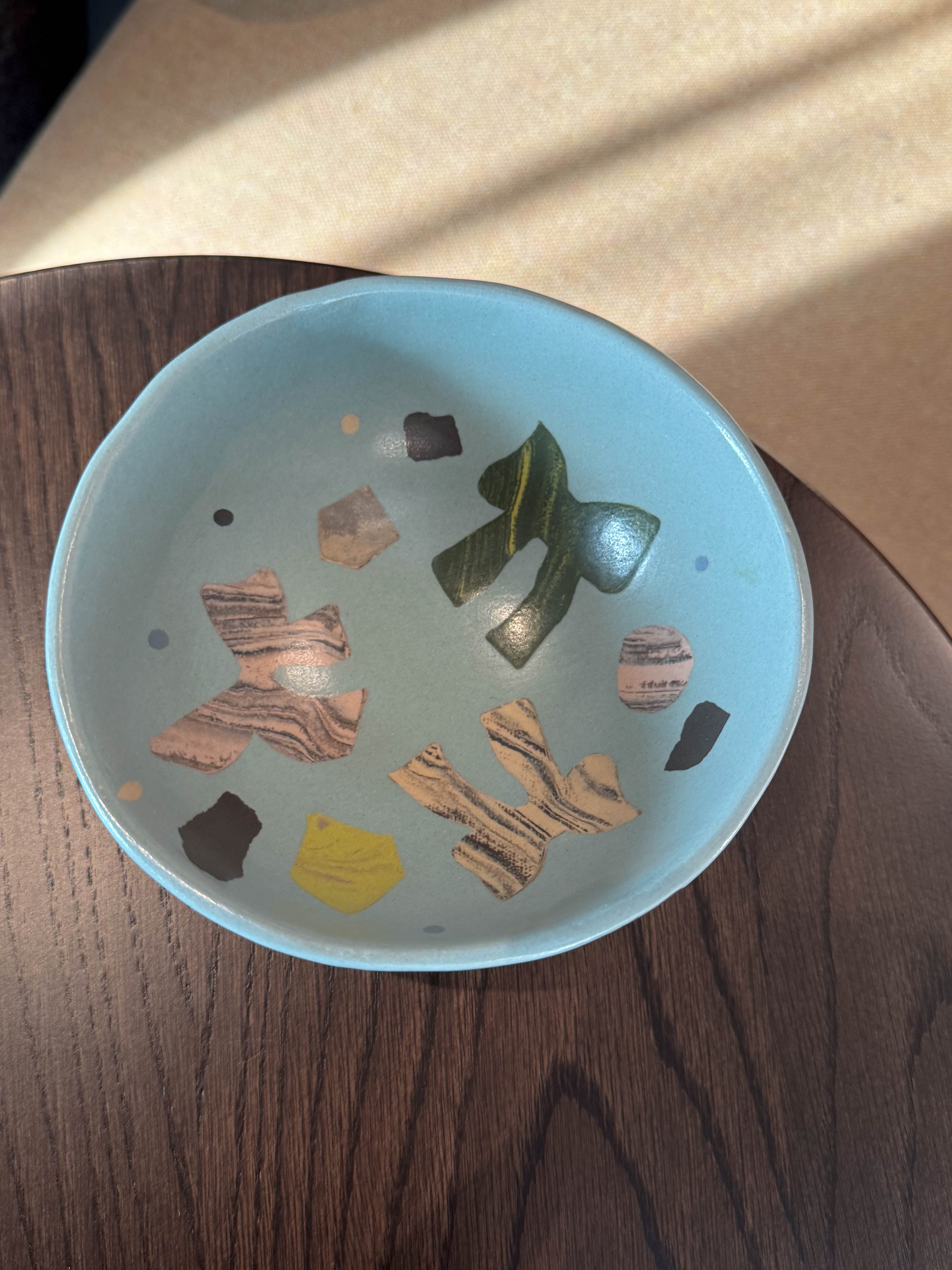 Ribbon Motif Bowl