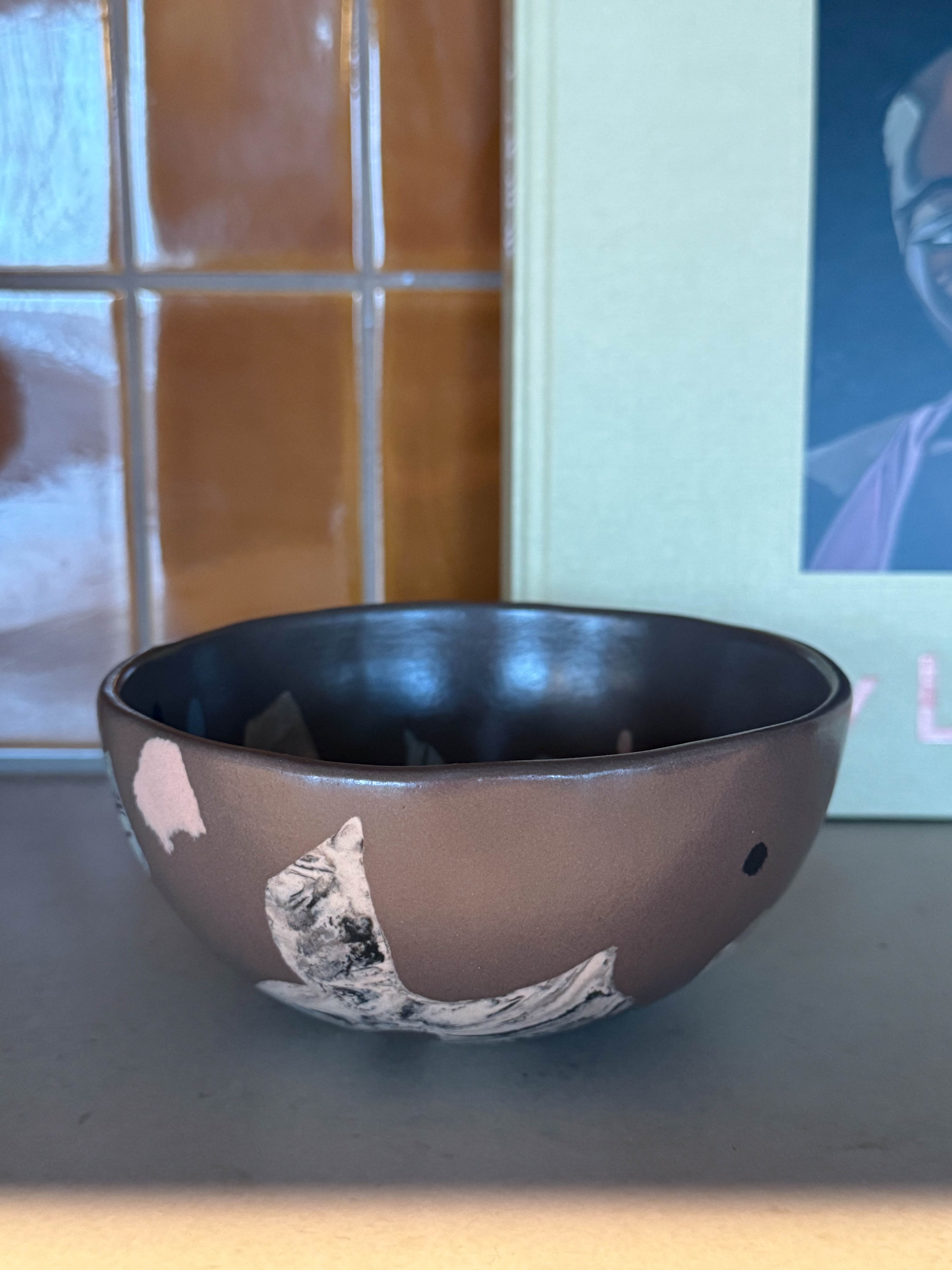 Ribbon Motif Bowl