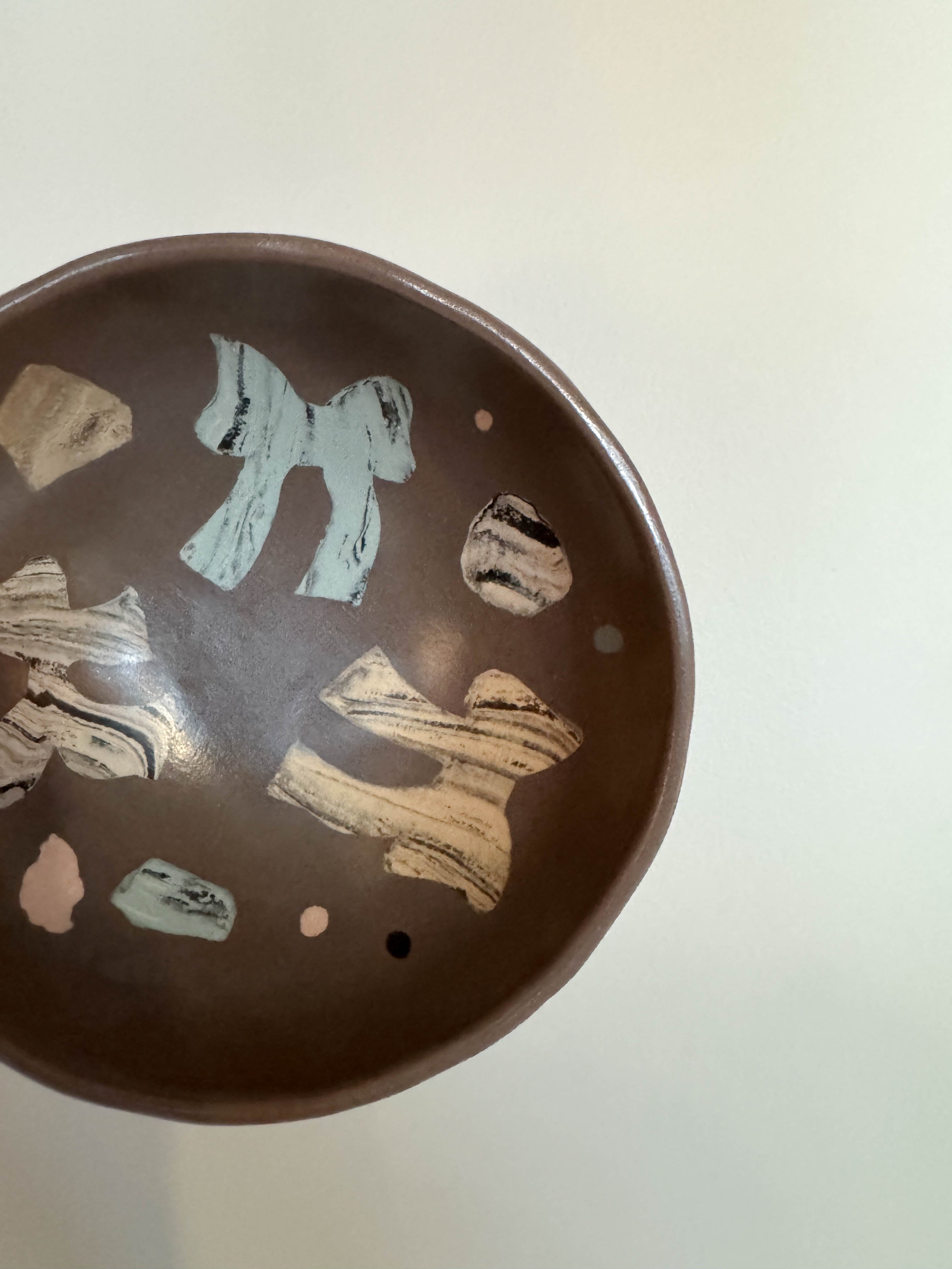Ribbon Motif Bowl