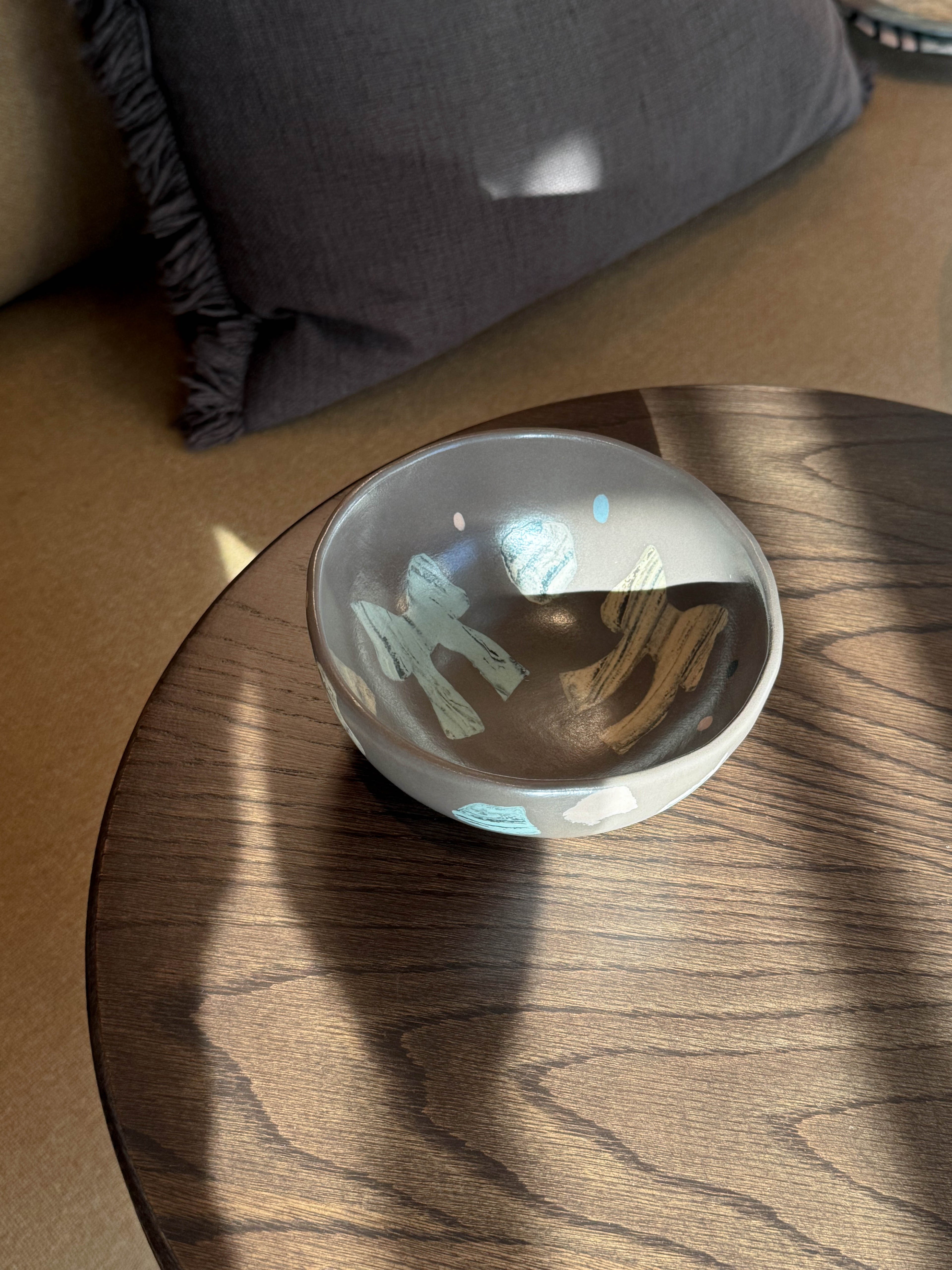 Ribbon Motif Bowl