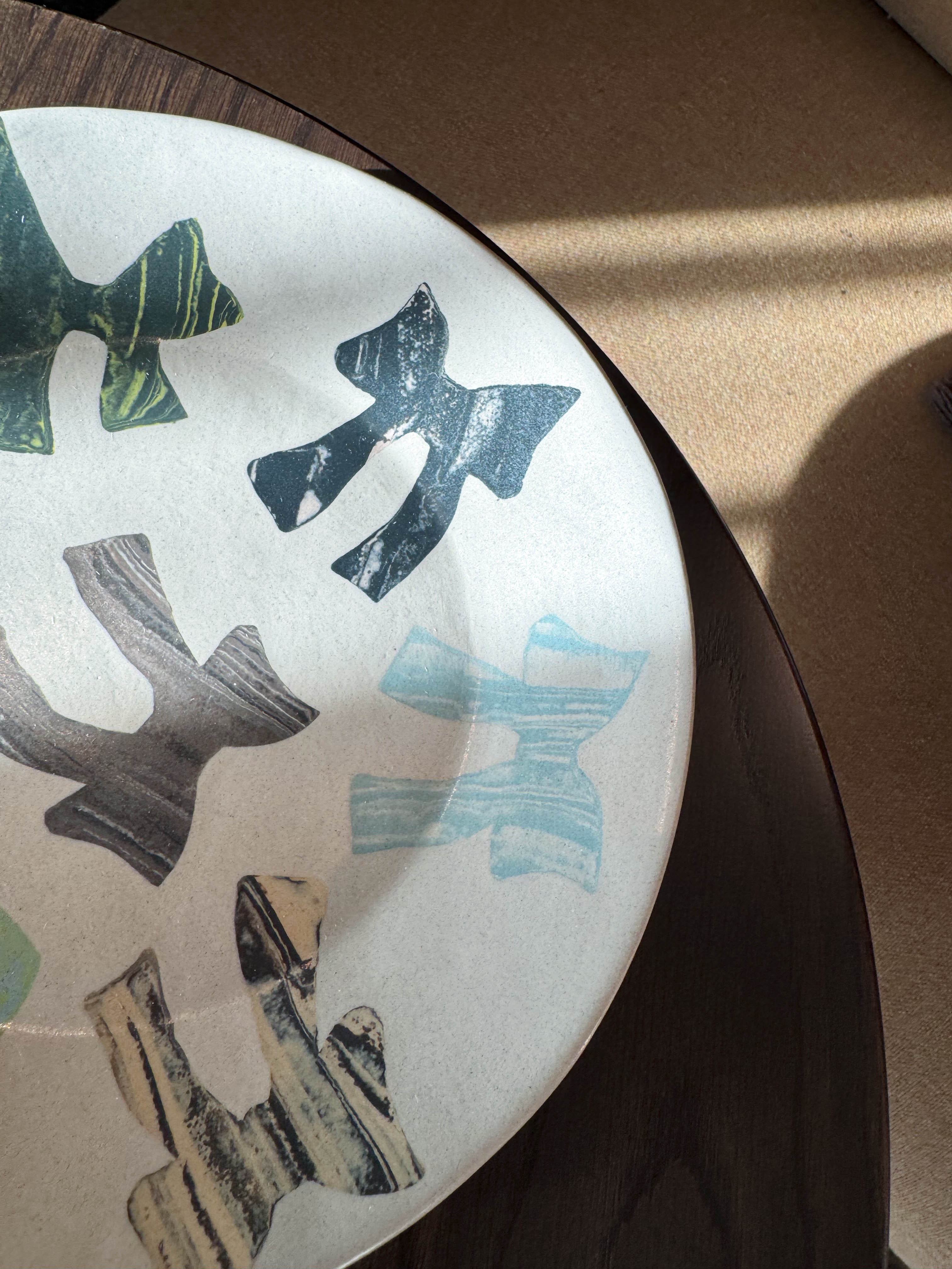 Ribbon Motif Plate